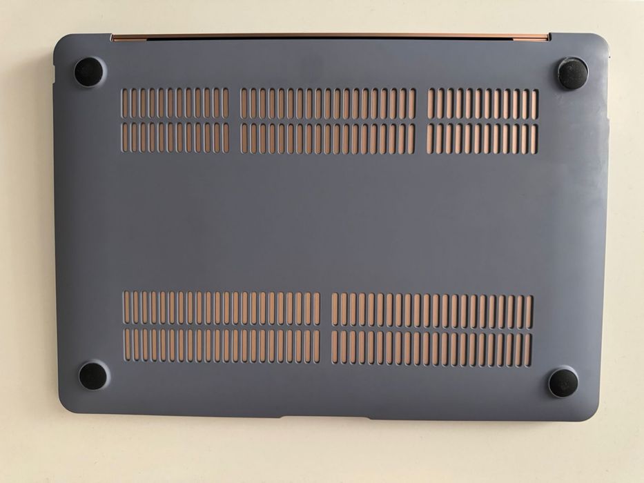 Продам macbook air m1