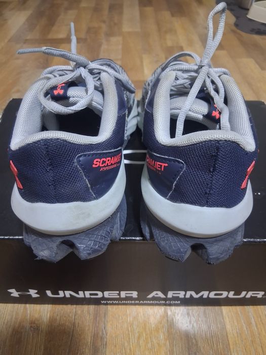 Pantofi sport under armour marimea 40, 25cm