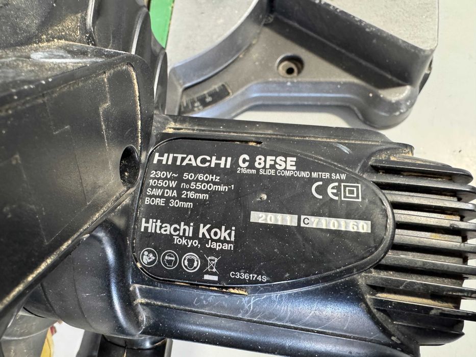 Циркуляр пендула - Hitachi C8FSE 216mm / 1050 W