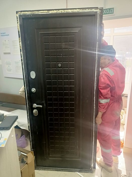 Металлический входной дверь