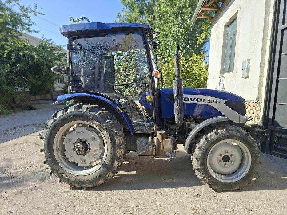 Ловол 504 трактор сотилади