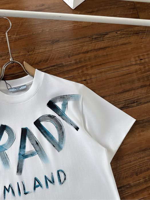 Tricouri Prada Premium -Alb si Negru !