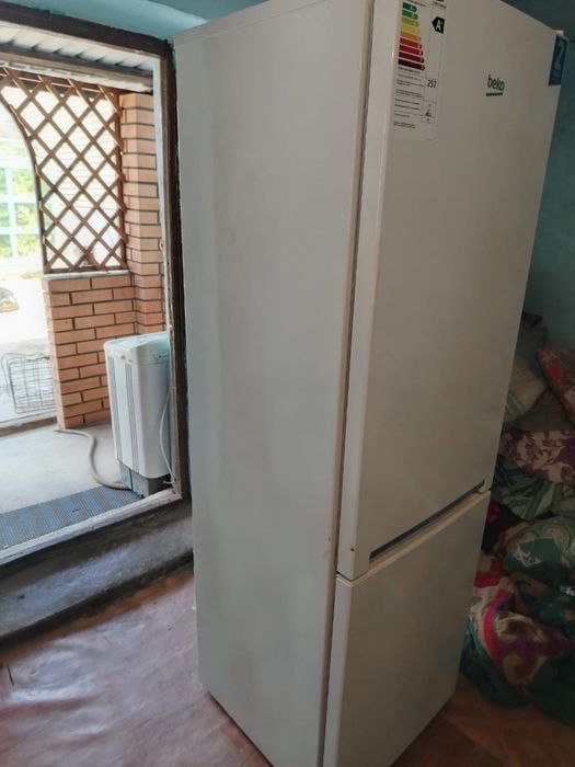 Продам холодильник