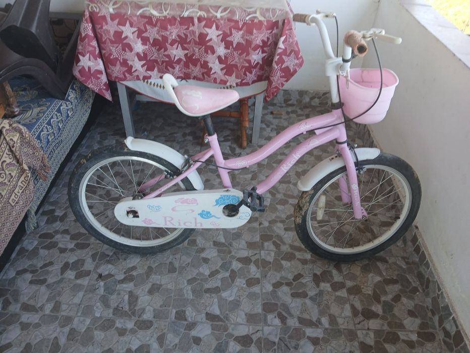 Vând bicicleta fetițe
