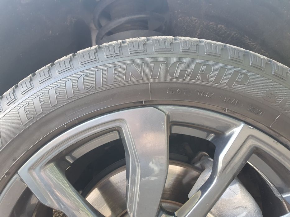 235 50 r19 Goodyear