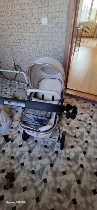 Продаю детскую каляску трансформер