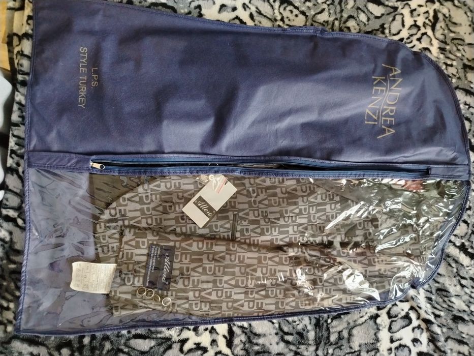 Продам костюм мужской