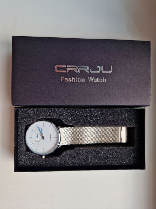 Часы унисекс CRRJU белые