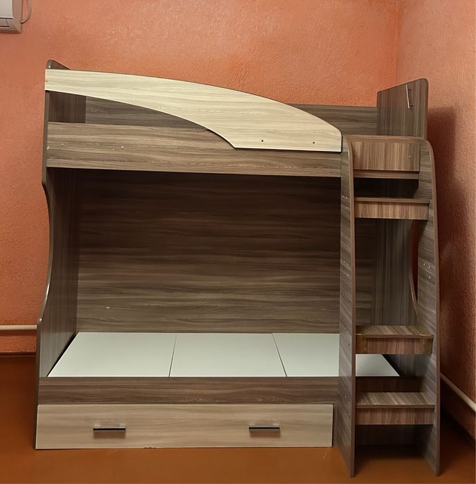 Двухярустный кровать