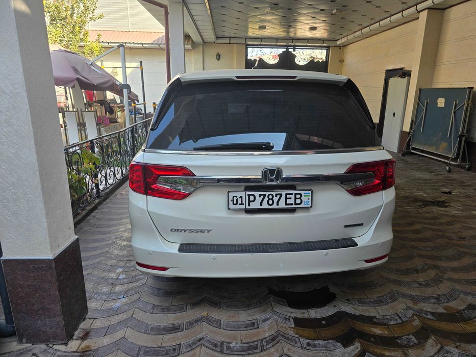 Honda odyssey touring 2019