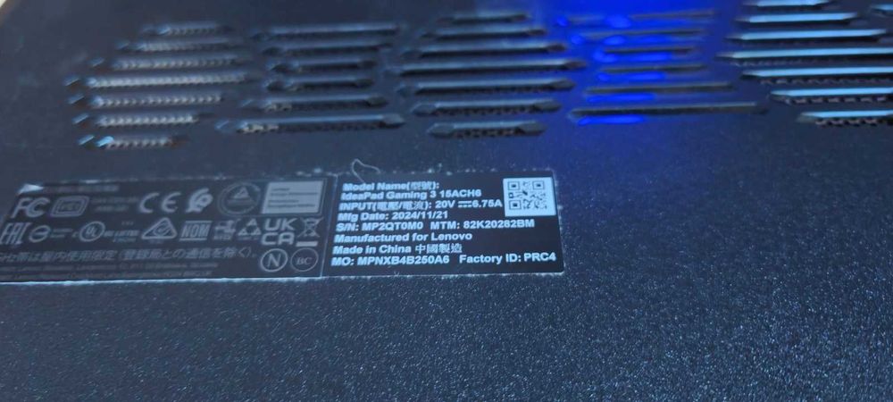 Продавам лаптоп LENOVO