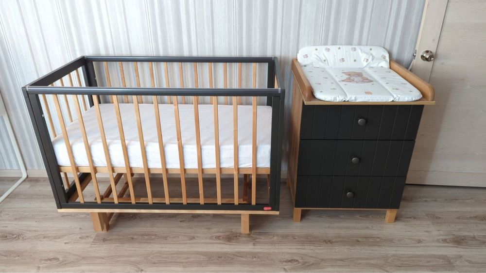 Продам детскую мебель кровать + комод