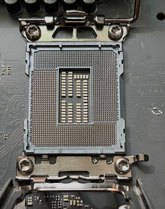 ASrock Z690 Taichi дънна платка