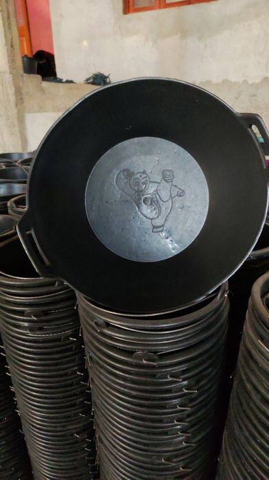 Panda tog'ora qora va rangli