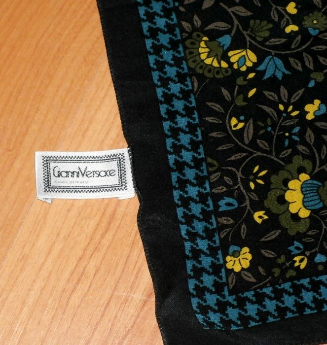 Batista de buzunar de matase, originala Gianni Versace