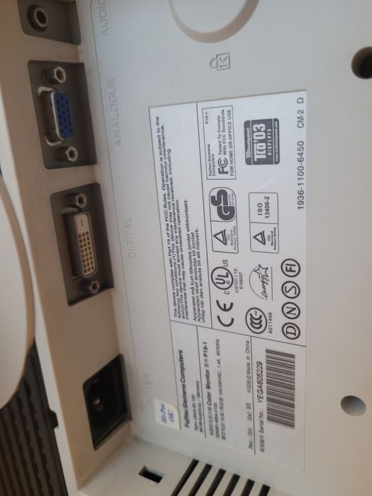 Lot 3 monitoare LCD,LG 17",Fujitsu Siemens 19",Maguay 19"