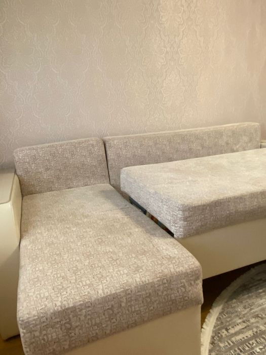 Диван в хорошем состоянии