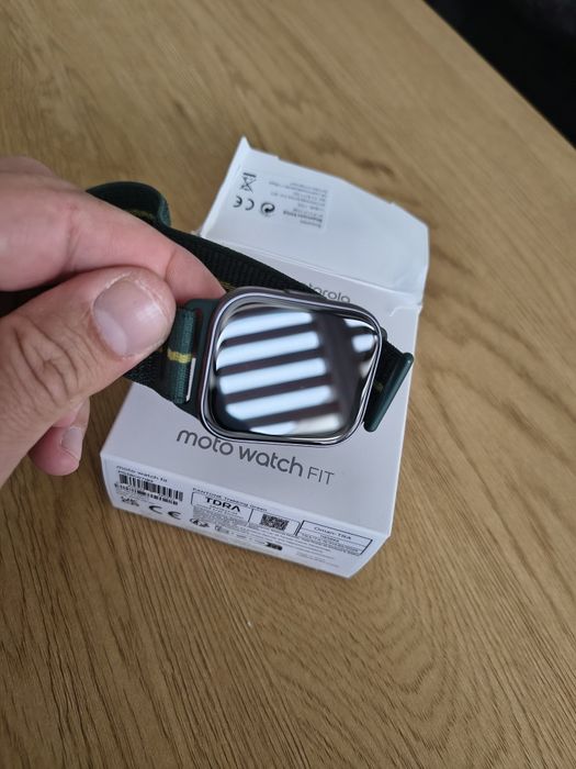 Продавам смарт гривна motorola