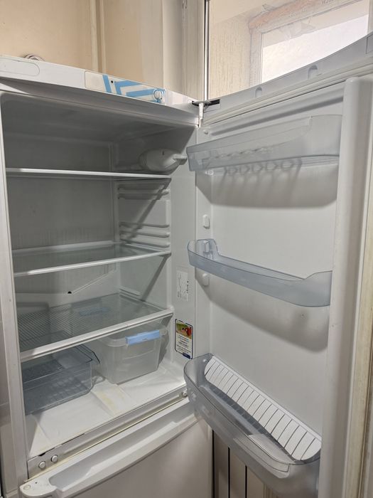 Продается холодильник Indesit