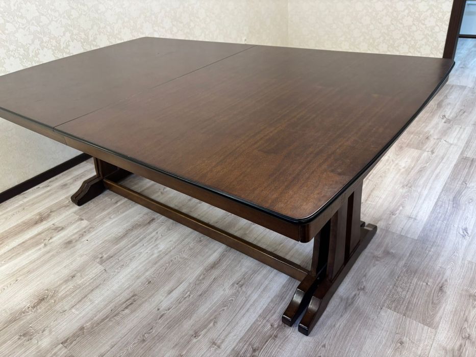 Продам стол в отличном состоянии!