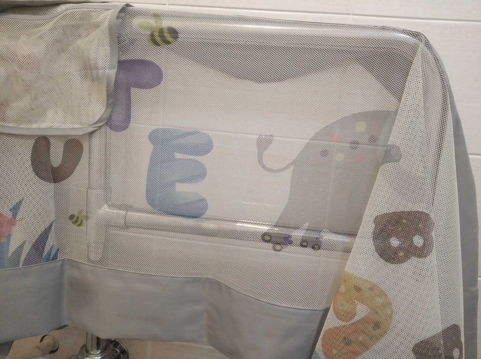 Солнцезащитная штора для детской коляски.