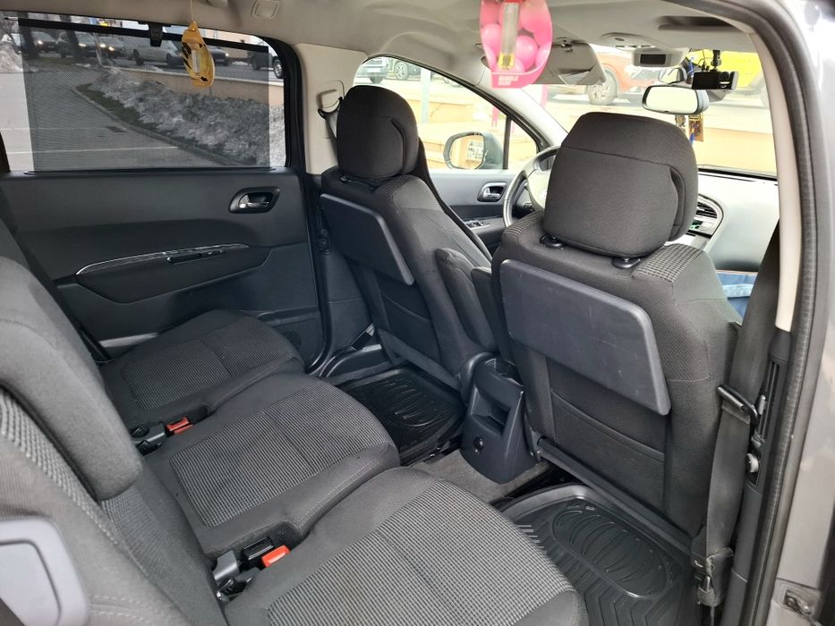 Proprietar vând Peugeot 5008 1.6 HDI, 112cp,2012,7 locuri,euro 5.