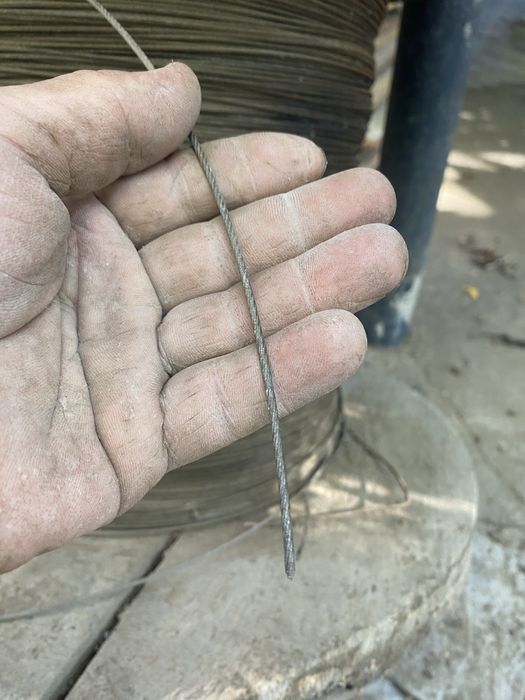 Трос стальной 3мм. в масле.