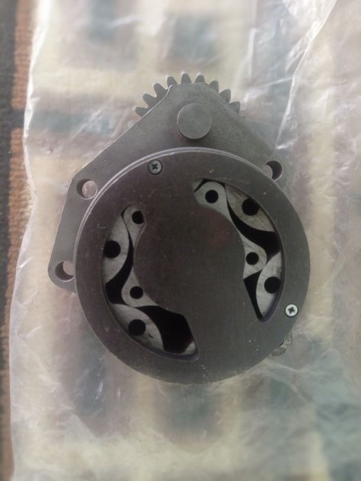 Cummins 6CT, ISCe, ISLe, QSL dvigatellari uchun moy nasosi