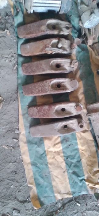 Погрусчик запчастлари сотилади