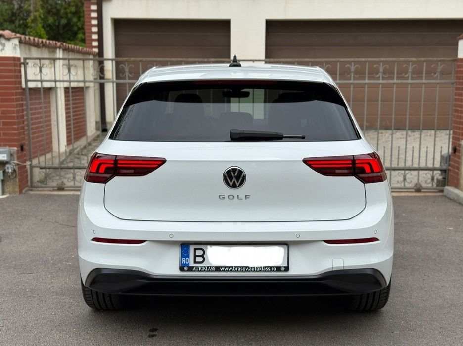 VOLKSWAGEN Golf 2024 — imagine 5