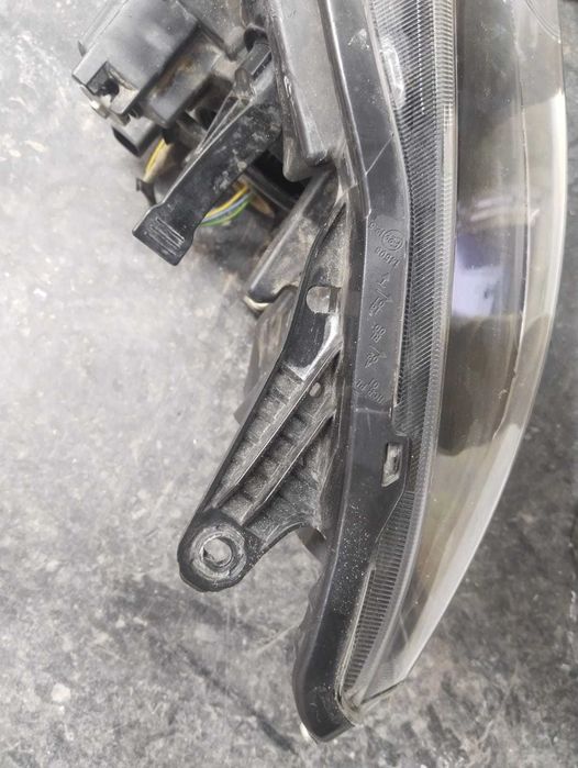 фара левая на весту