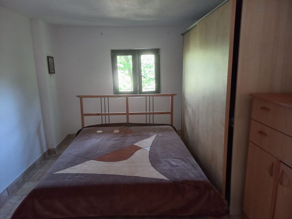 Vănd casă plus teren