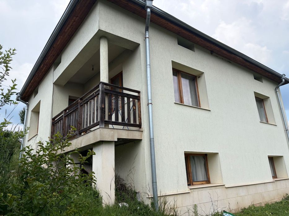 Продава се имот в с. Злокучене, община Самоков, Софийска област