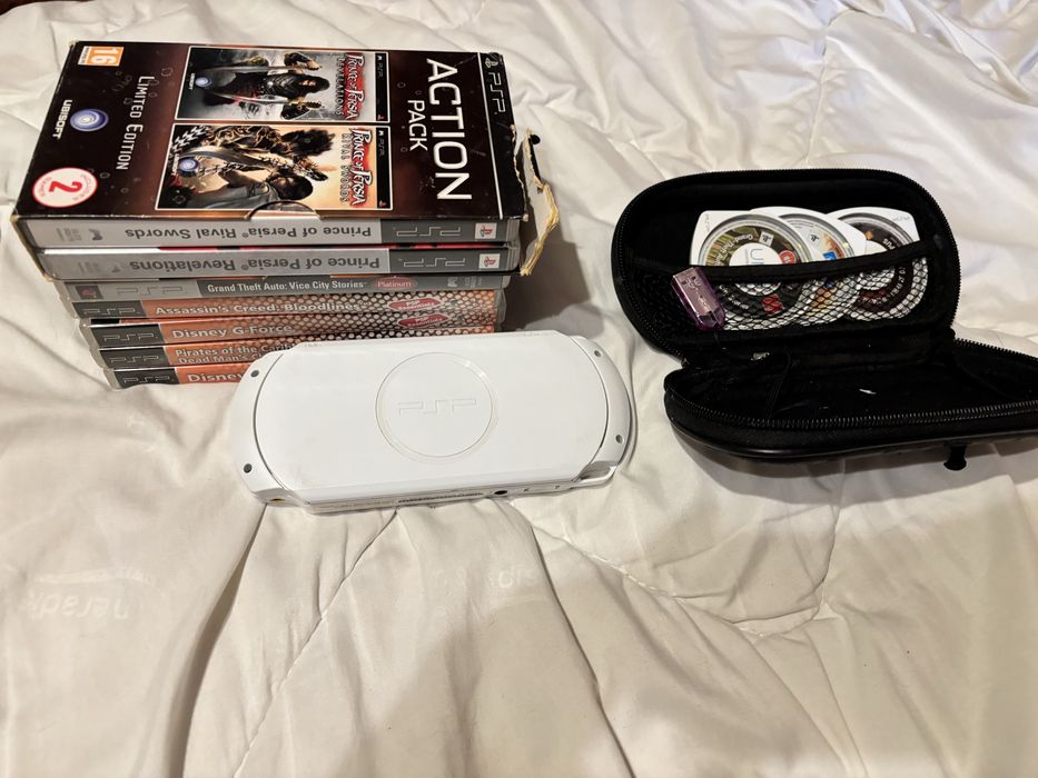 PSP-E1004 (MODAT) White + 8 Jocuri UMD