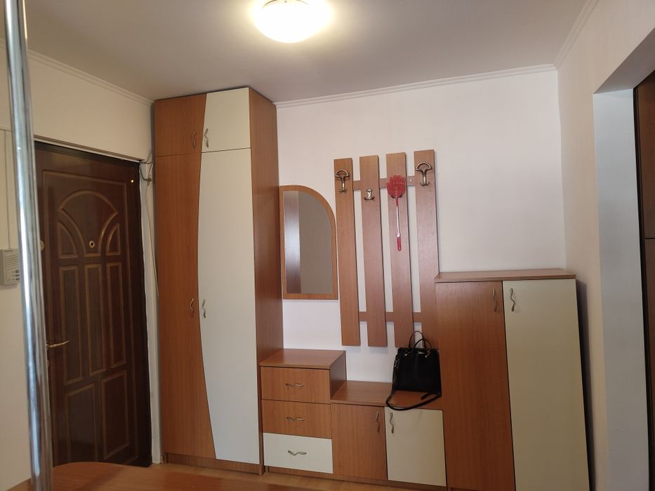 Chirie apartament cu 2 camere Rogerius, zona Decebal, mobilat  300 euro