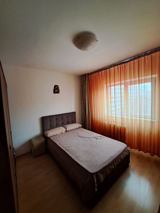 Particular vand apartament 3 camere, militari, uverturii,