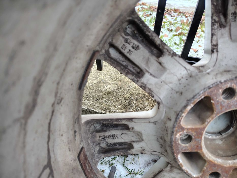 Jante aliaj+ cauciuc 225.55.17 de iarnă,stare foarte buna..