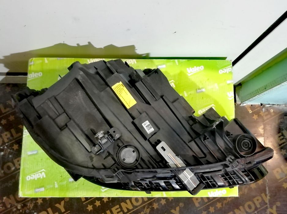 Фар Фарове за BMW 1 F40 / БМВ 1 Ф40 BMW LED.