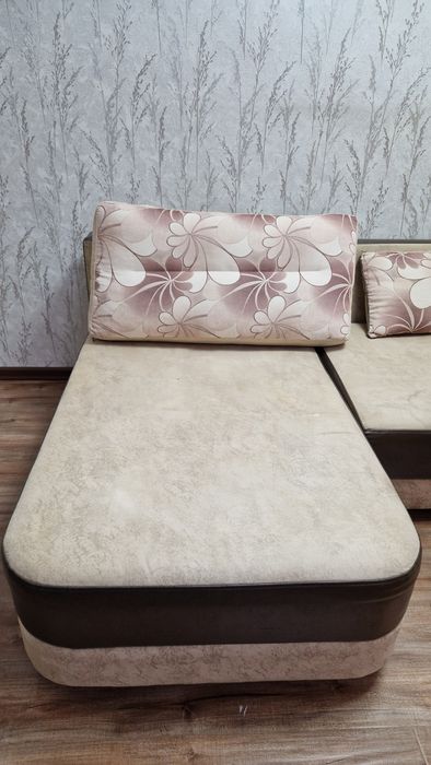 Диван угловой б/у