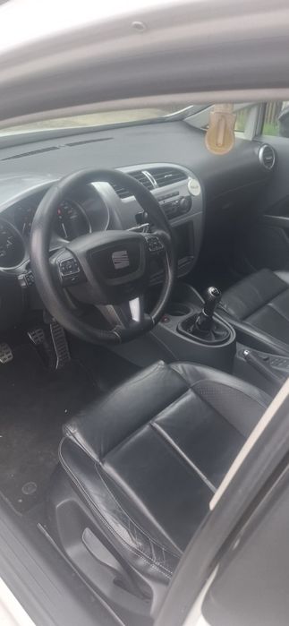 Seat leon fr 2011 proprietar vand sau schimb!