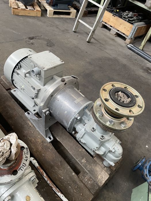 Зъбна помпа за гъсти течности