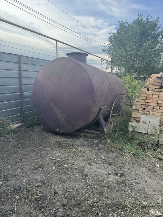 Продам цистерно в хорошом состояние