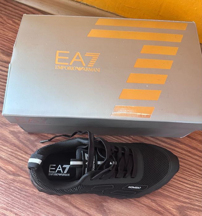 Emporio Armani - EA7 Kombat trainers