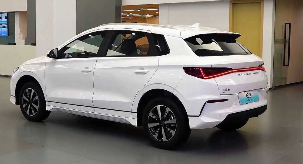 BYD E2 2025 — 2