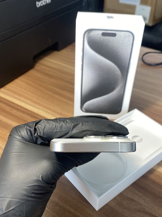 iPhone 15 Pro• 128 GB • White Titanium