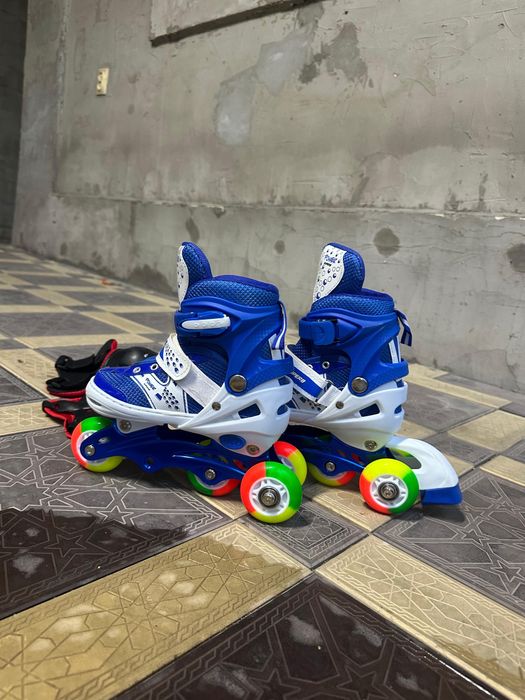 Ролики и перчатки