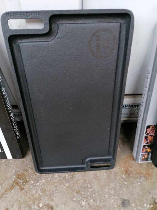 Grill fontă  pură, Ofertă 99  lei 45 x 25 cm