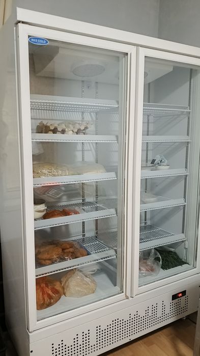 витриныи холодильник