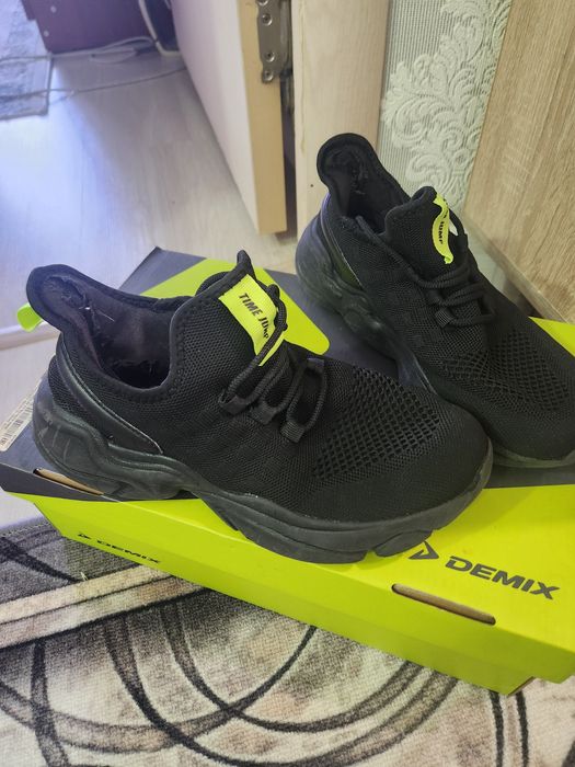 Кроссовки унисекс для мальков и девочек