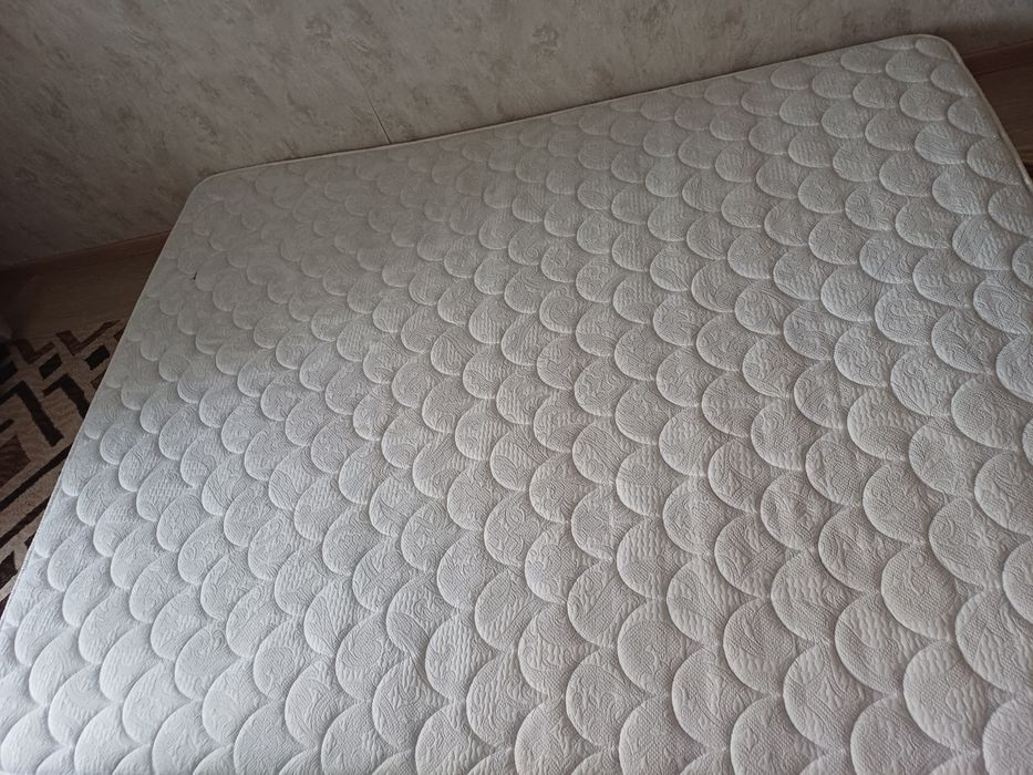 Продам матрас 160×200